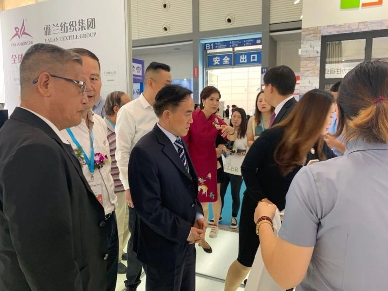 董事長(cháng)唐樹(shù)松參加第二十屆西安國際酒店設備暨旅游商品展覽會(huì )